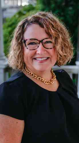 Dr. Erika Lembke