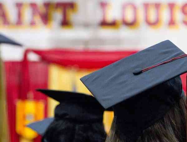 UMSL commencement