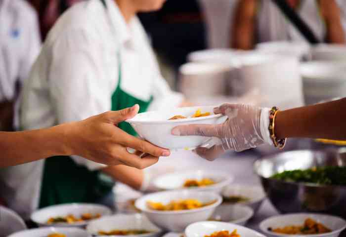 Food kitchen volunteering 
